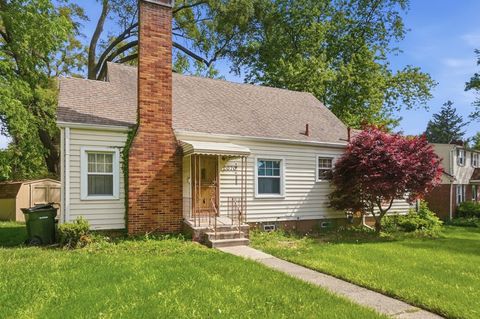 Photo of 2070 Dartmouth Avenue, Columbus, OH 43219 (MLS # 226014301)