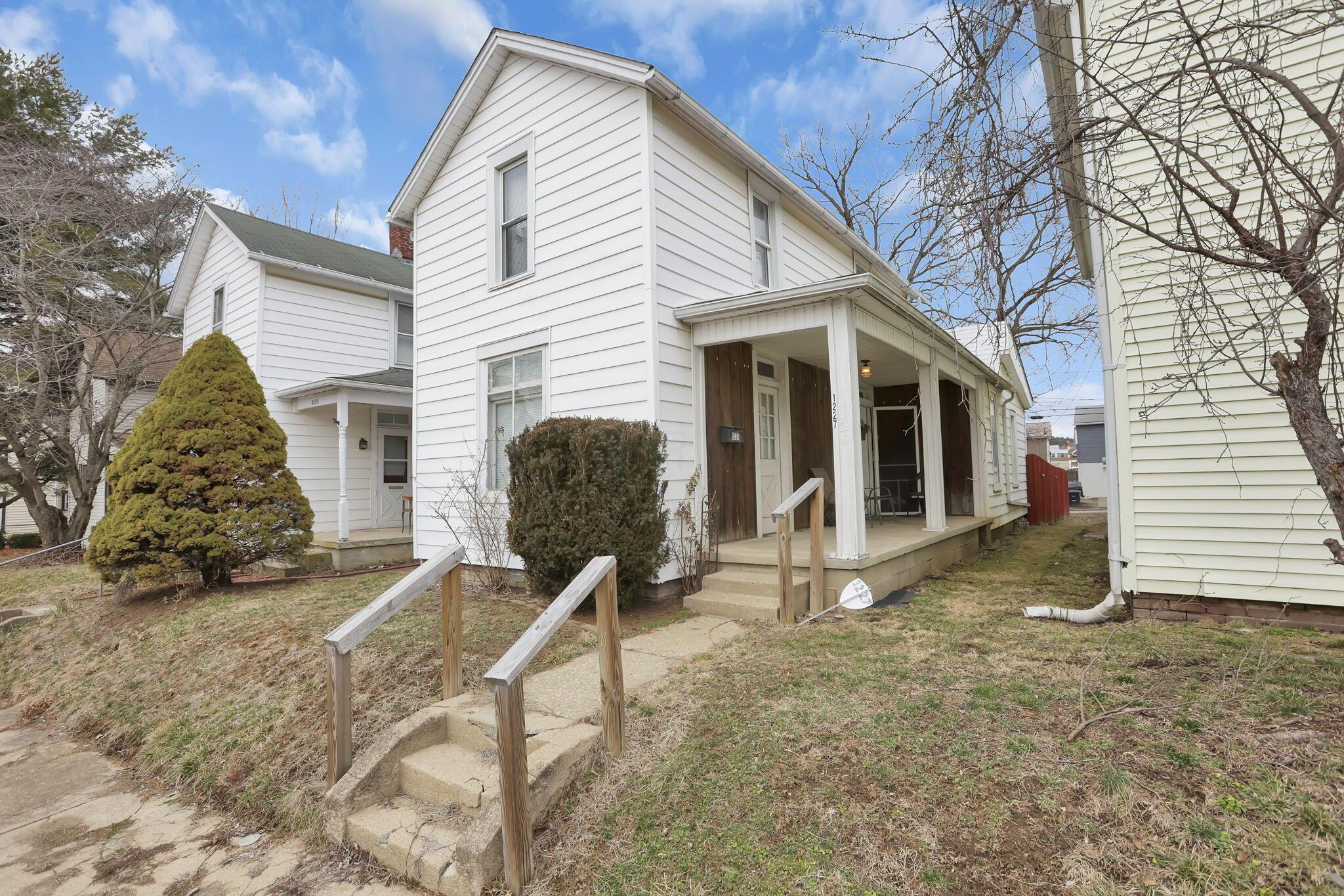 1227 E Chestnut Street, Lancaster, Ohio image 1