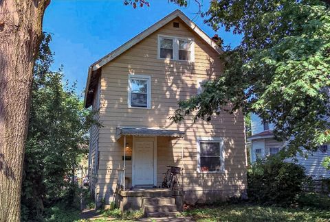 Photo of 2127 Indiana Avenue, Columbus, OH 43201 (MLS # 225037715)