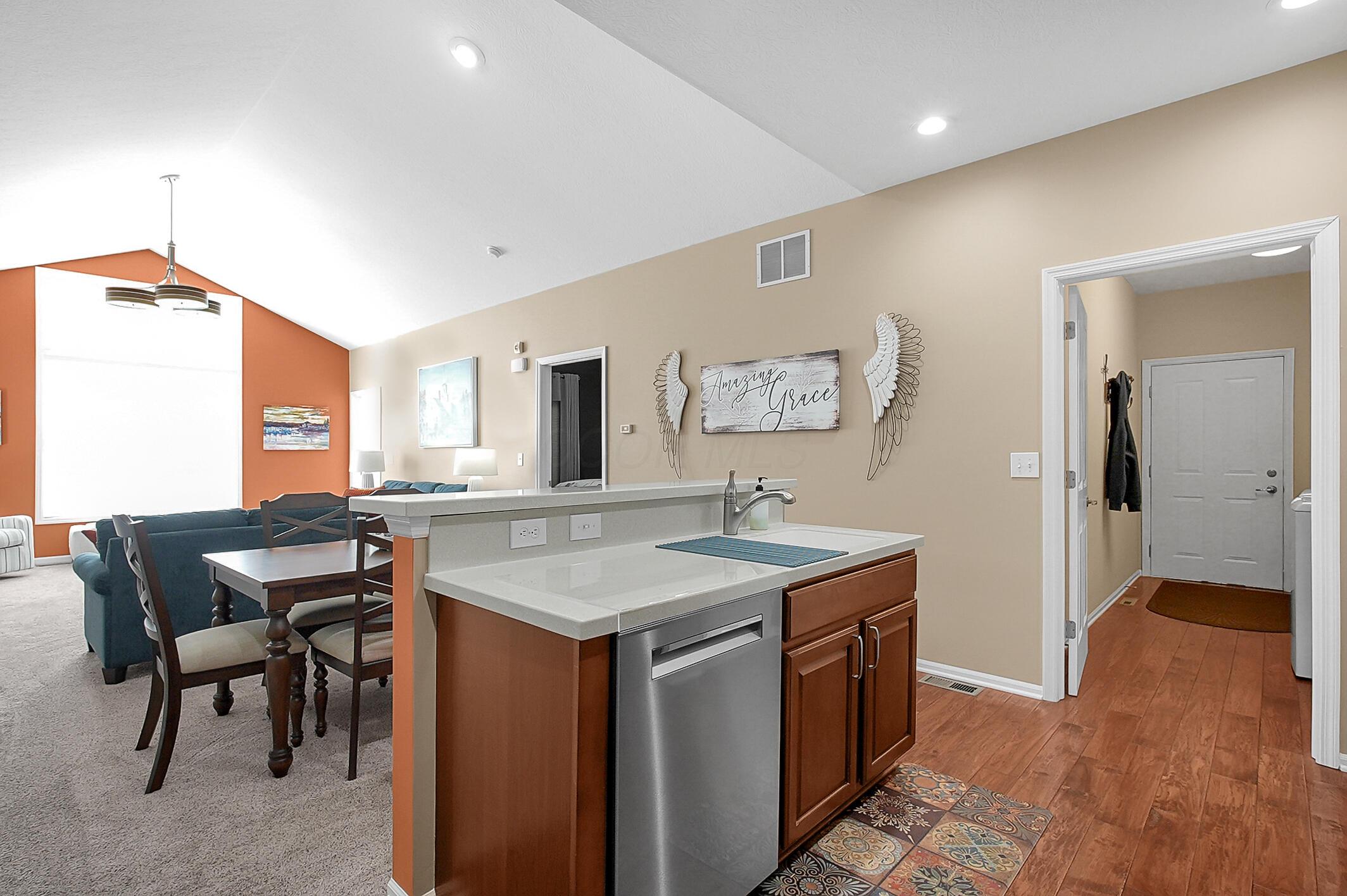 4756 Clubpark Drive, Hilliard, Ohio image 13