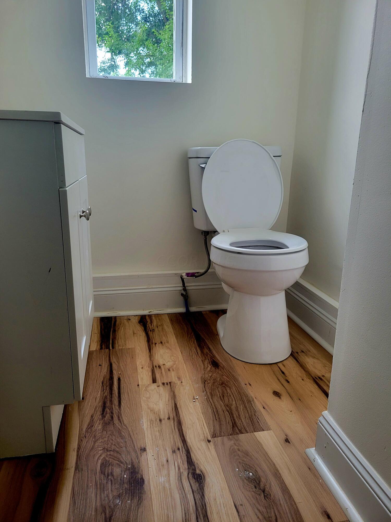 Photo 6 of 11 of 1261 Aberdeen Avenue house