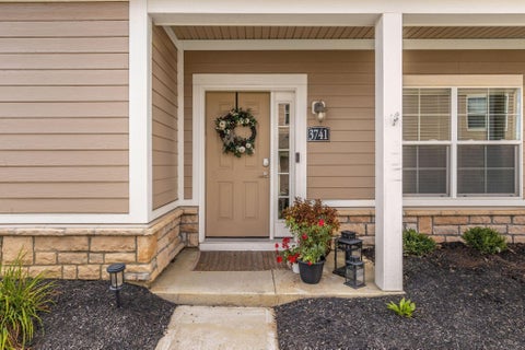 Photo of 3741 Birkland Circle, Lewis Center, OH 43035 (MLS # 226034851)