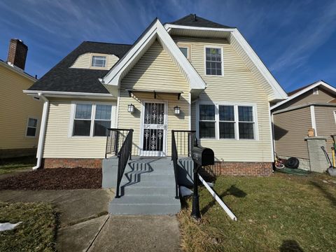 Photo of 2195 Dresden Street, Columbus, OH 43211 (MLS # 226005144)