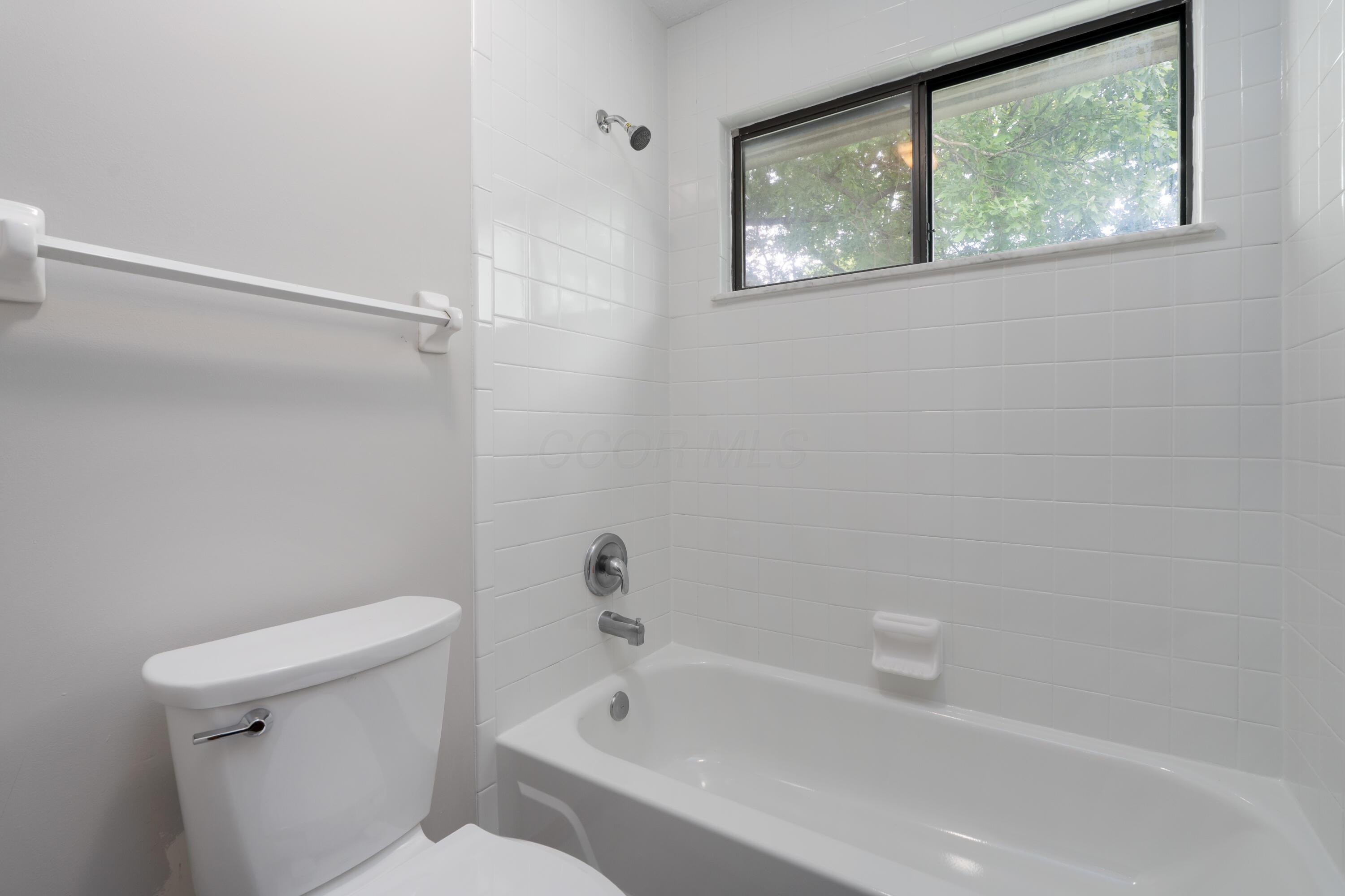 2321 Worthingwoods Boulevard, Powell, Ohio image 31