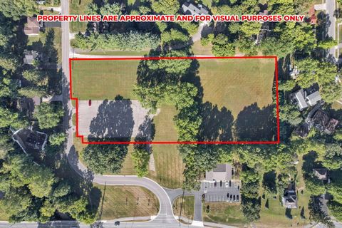 Photo of 219 N Hamilton Road, Gahanna, OH 43230 (MLS # 225033653)