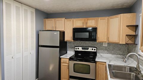 Tiny photo for 435 Redmond Road, Columbus, OH 43228 (MLS # 225037525)