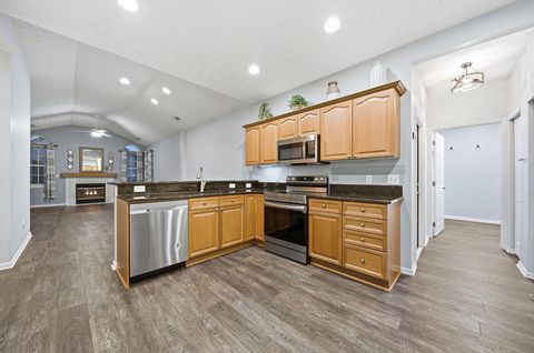 Tiny photo for 1393 Cascade Drive 19 #19, Grove City, OH 43123 (MLS # 225044765)