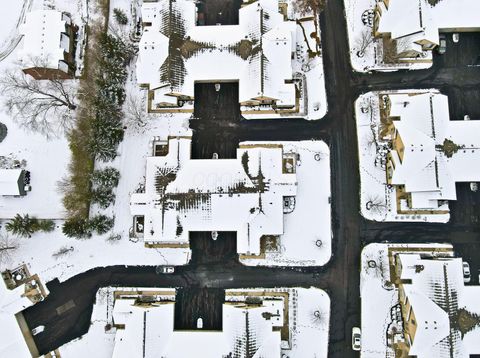 Tiny photo for 1393 Cascade Drive 19 #19, Grove City, OH 43123 (MLS # 225044765)