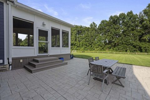 Tiny photo for 2896 Sandycombe Drive, New Albany, OH 43054 (MLS # 226000501)