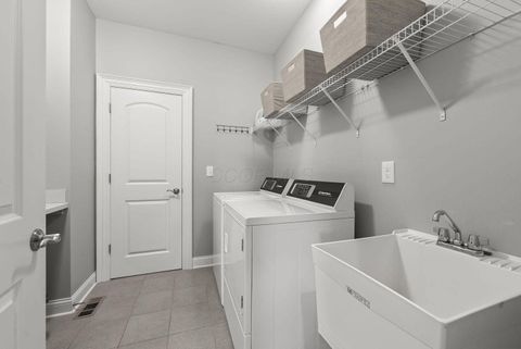 Tiny photo for 2896 Sandycombe Drive, New Albany, OH 43054 (MLS # 226000501)