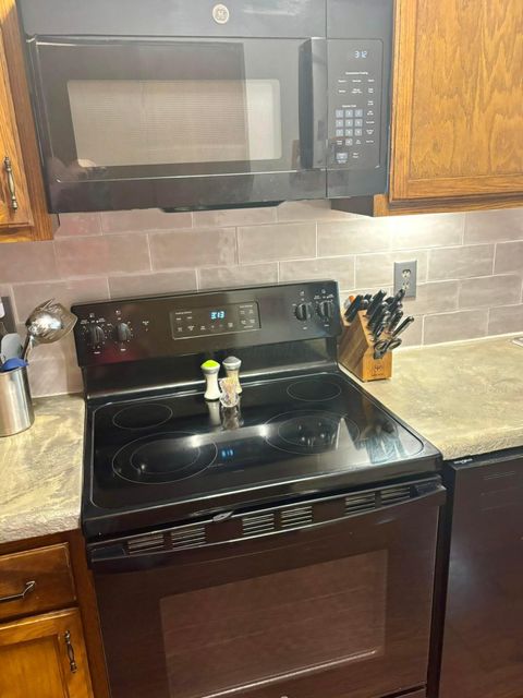 Tiny photo for 2560 Trotterslane Drive, Columbus, OH 43235 (MLS # 225039628)