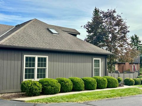 Tiny photo for 2560 Trotterslane Drive, Columbus, OH 43235 (MLS # 225039628)