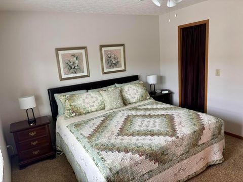 Tiny photo for 2560 Trotterslane Drive, Columbus, OH 43235 (MLS # 225039628)
