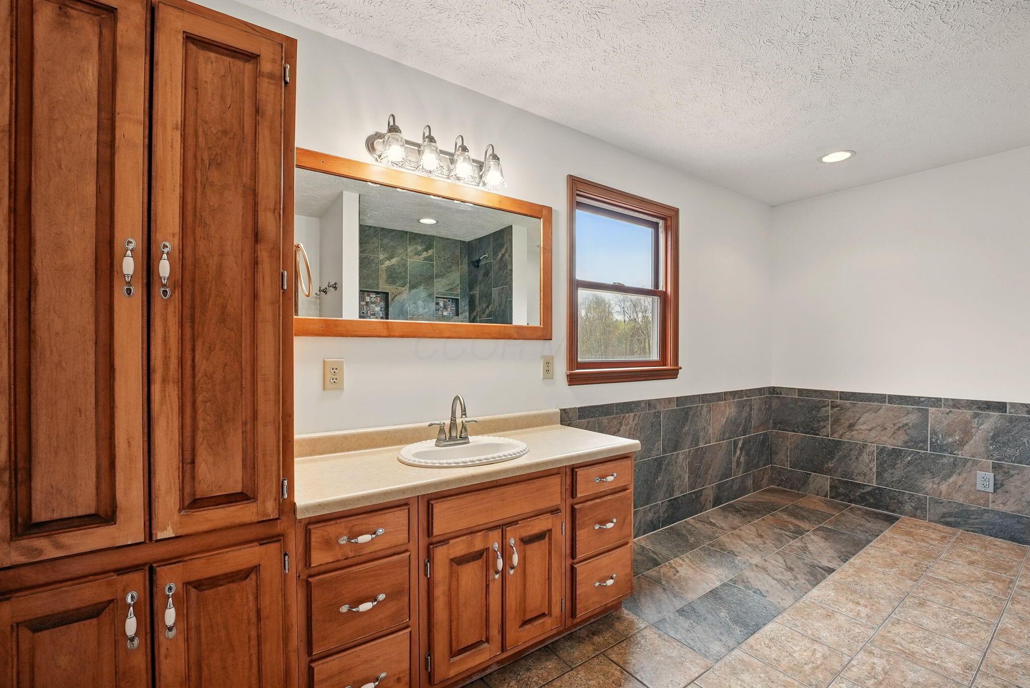 9875 Township Road 210, New Lexington, Ohio image 33