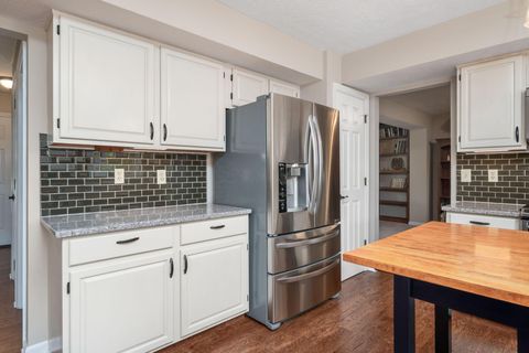 Tiny photo for 7551 Ashlord Court, Dublin, OH 43017 (MLS # 226021746)