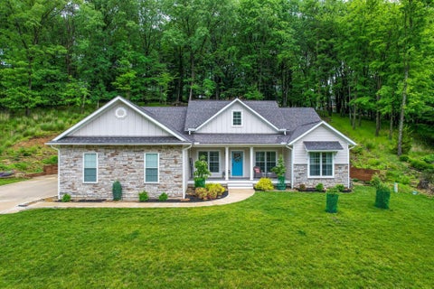 Photo of 866 Howell Drive, Newark, OH 43055 (MLS # 226020963)