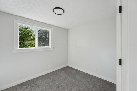 Tiny photo for 3274 Parklane Avenue, Columbus, OH 43231 (MLS # 225037648)