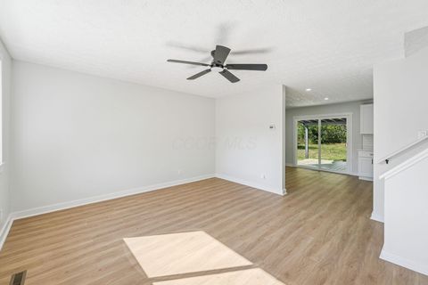 Tiny photo for 3274 Parklane Avenue, Columbus, OH 43231 (MLS # 225037648)