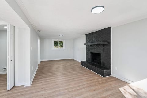 Tiny photo for 3274 Parklane Avenue, Columbus, OH 43231 (MLS # 225037648)