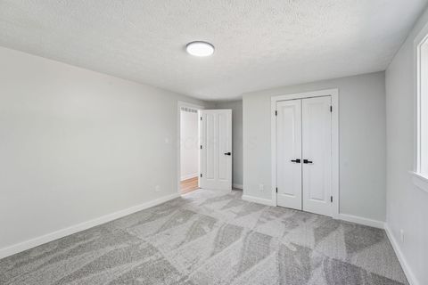 Tiny photo for 3274 Parklane Avenue, Columbus, OH 43231 (MLS # 225037648)