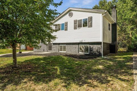 Tiny photo for 3274 Parklane Avenue, Columbus, OH 43231 (MLS # 225037648)