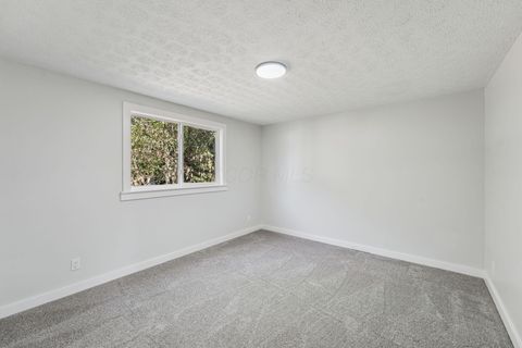Tiny photo for 3274 Parklane Avenue, Columbus, OH 43231 (MLS # 225037648)