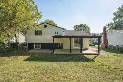 Tiny photo for 3274 Parklane Avenue, Columbus, OH 43231 (MLS # 225037648)