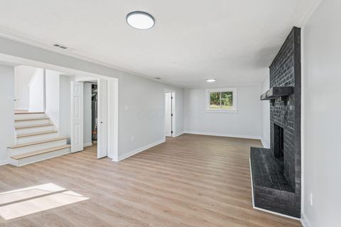 Tiny photo for 3274 Parklane Avenue, Columbus, OH 43231 (MLS # 225037648)