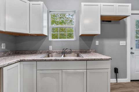 Tiny photo for 341 Girard Avenue, Marion, OH 43302 (MLS # 226000742)