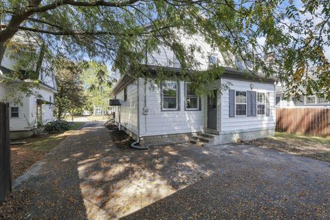 Tiny photo for 141 S Kensington Place, Springfield, OH 45504 (MLS # 225037227)