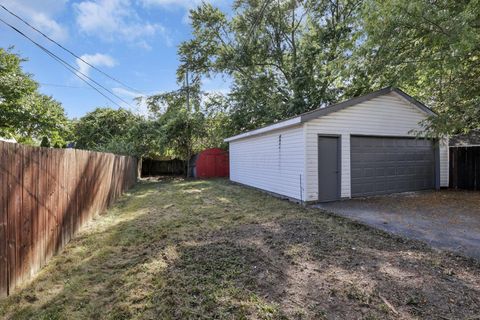 Tiny photo for 141 S Kensington Place, Springfield, OH 45504 (MLS # 225037227)