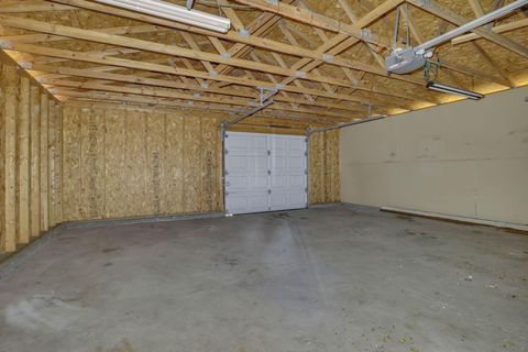 Tiny photo for 141 S Kensington Place, Springfield, OH 45504 (MLS # 225037227)