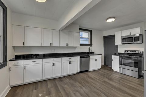 Tiny photo for 141 S Kensington Place, Springfield, OH 45504 (MLS # 225037227)