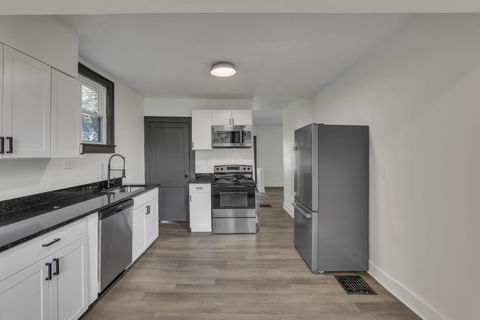 Tiny photo for 141 S Kensington Place, Springfield, OH 45504 (MLS # 225037227)
