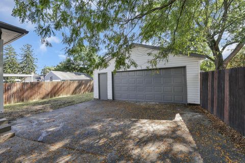 Tiny photo for 141 S Kensington Place, Springfield, OH 45504 (MLS # 225037227)