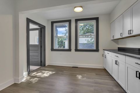 Tiny photo for 141 S Kensington Place, Springfield, OH 45504 (MLS # 225037227)