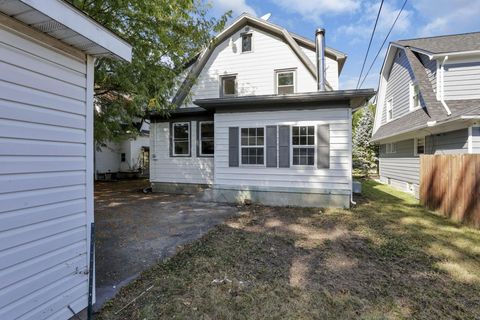 Tiny photo for 141 S Kensington Place, Springfield, OH 45504 (MLS # 225037227)