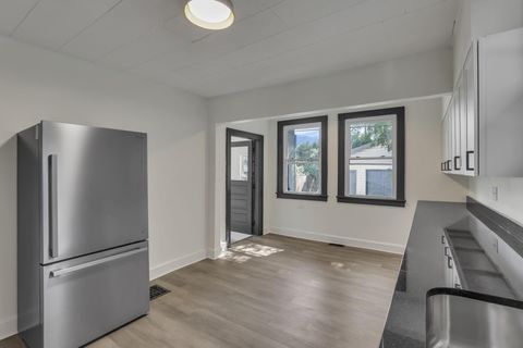 Tiny photo for 141 S Kensington Place, Springfield, OH 45504 (MLS # 225037227)