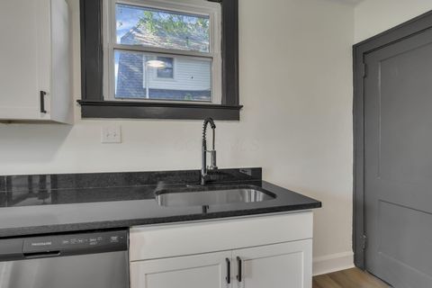 Tiny photo for 141 S Kensington Place, Springfield, OH 45504 (MLS # 225037227)