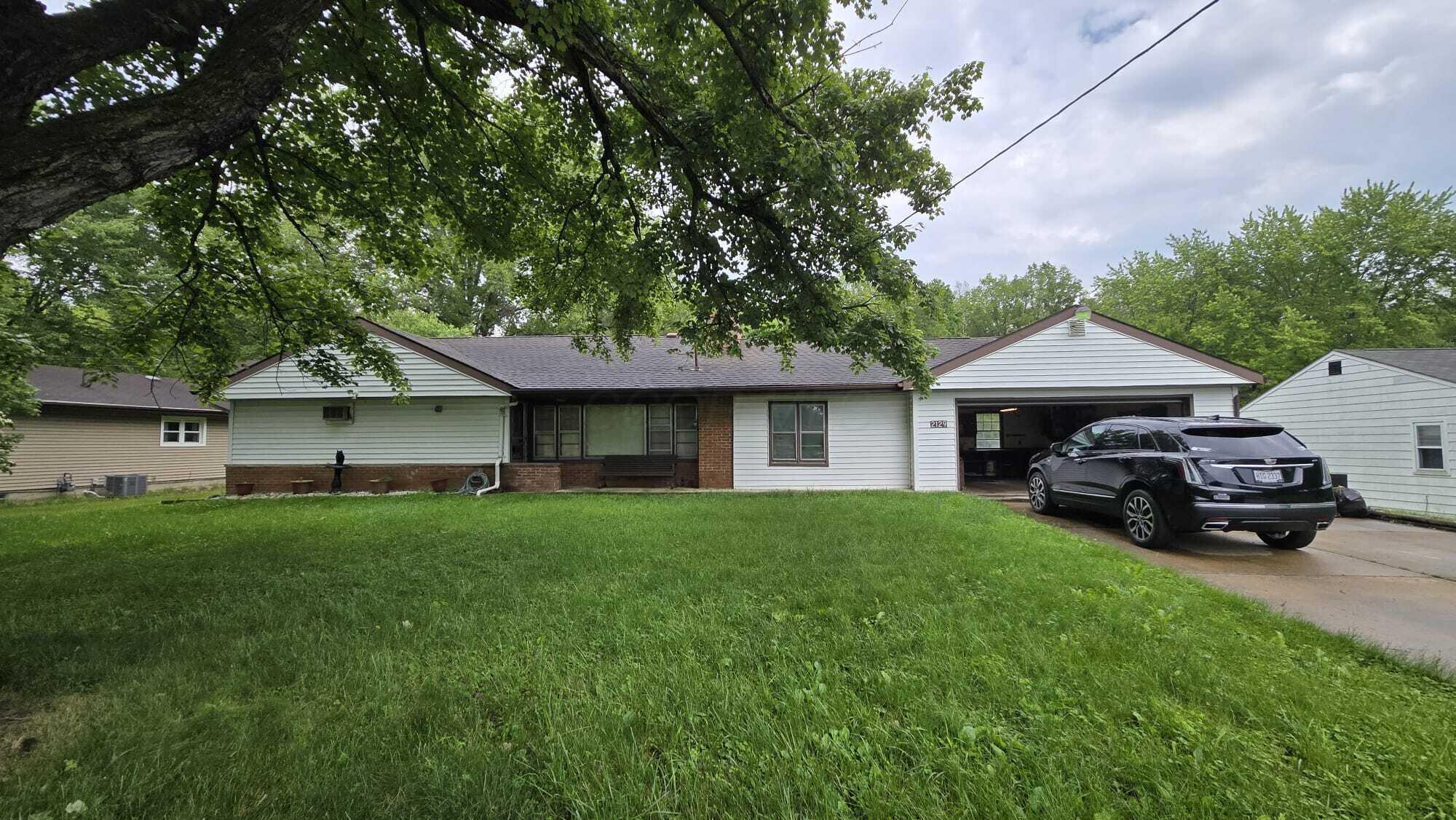2129 Austintown Warren Road, Warren, Ohio image 1