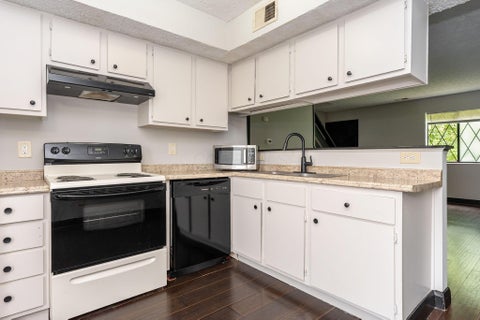 Tiny photo for 3248 Summertime Court 19 #19, Columbus, OH 43221 (MLS # 226029235)