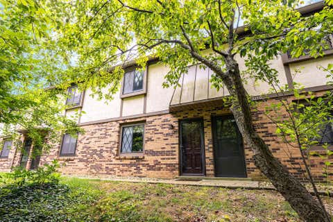 Photo of 3248 Summertime Court 19 #19, Columbus, OH 43221 (MLS # 226029235)