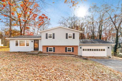 Photo of 155 Brentwood Drive, Newark, OH 43055 (MLS # 225043013)