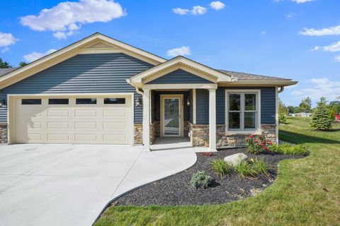 Photo of 124 Willows End, Bellefontaine, OH 43311 (MLS # 226011701)