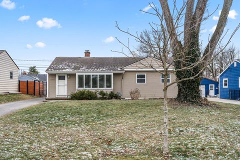 Photo of 2753 Shrewsbury Road, Columbus, OH 43221 (MLS # 226001745)