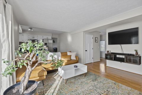 Tiny photo for 573 Rutherford Avenue, Delaware, OH 43015 (MLS # 225041012)