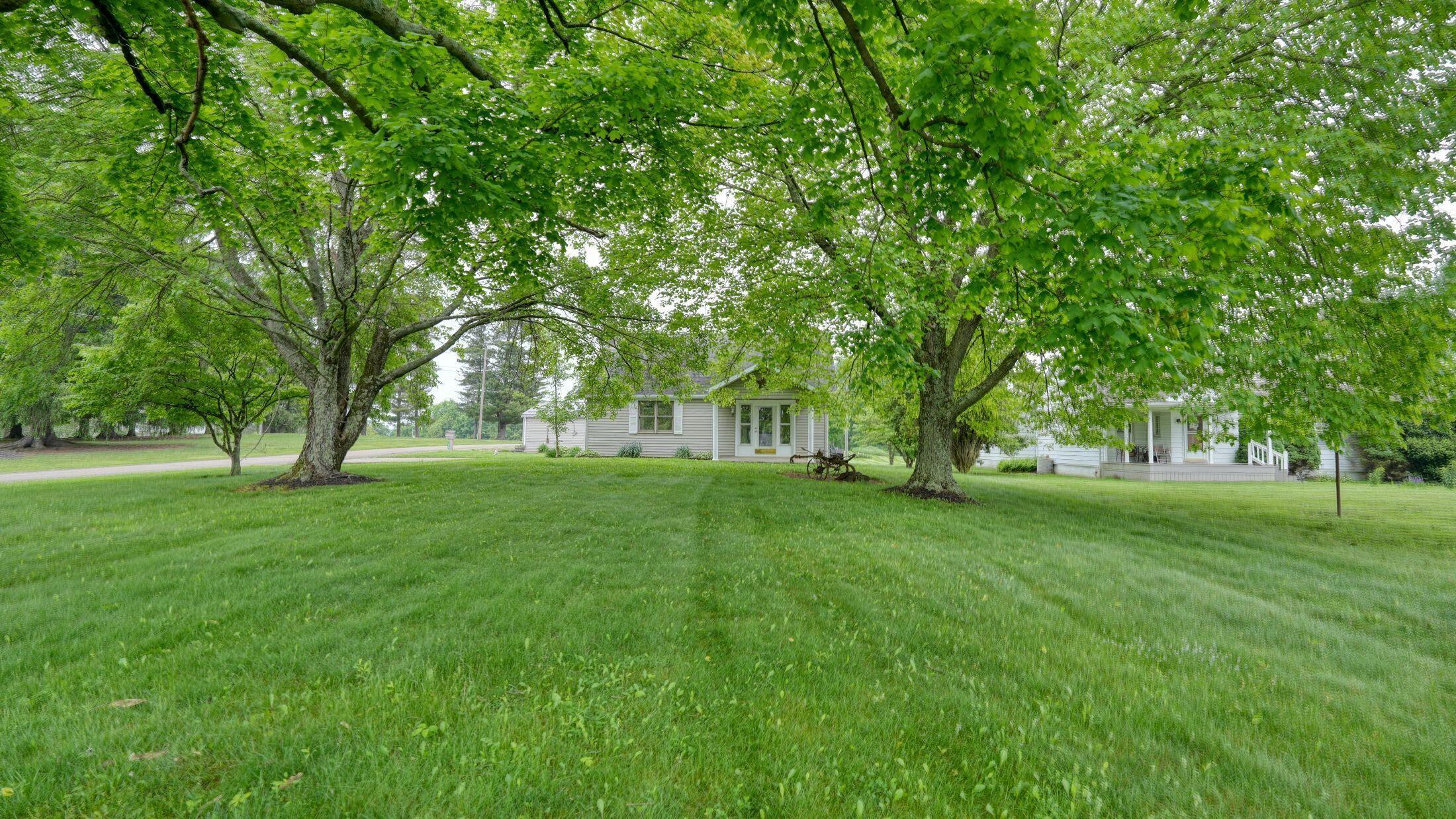 12970 Jay Layman Drive, New Concord, Ohio image 3