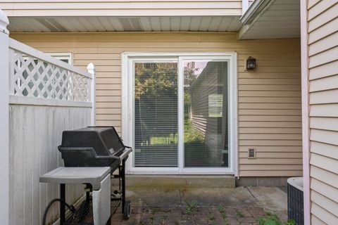 Tiny photo for 4919 Dublin Falls C #C, Columbus, OH 43221 (MLS # 226022814)