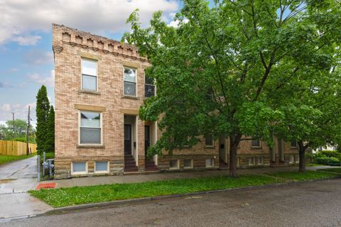 Photo of 1092 Highland Street, Columbus, OH 43201 (MLS # 226018144)