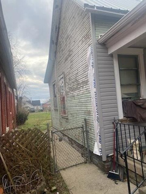 Tiny photo for 348 E 4th Street, Chillicothe, OH 45601 (MLS # 225044658)